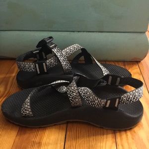 Black and White Chaco size 8